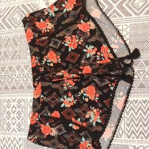 Derek ❤️ Heart Yummy Tulip Shorts